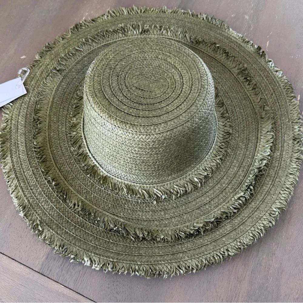 Olive‎ Green Shade & Shore brand fringe straw sun hat.
